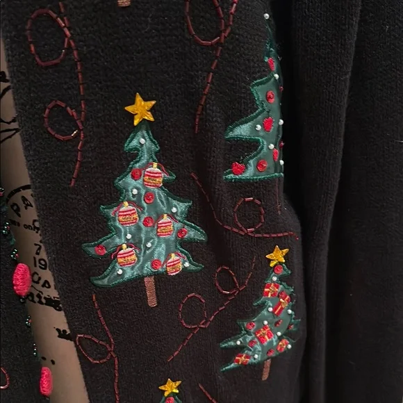 Basic Editions Christmas Cardigan Sweater - Picture 4 of 9